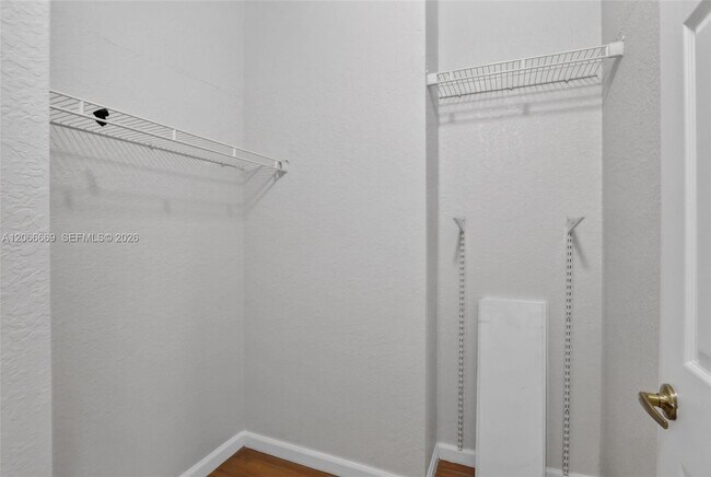 Building Photo - 5337 SW 40th Ave