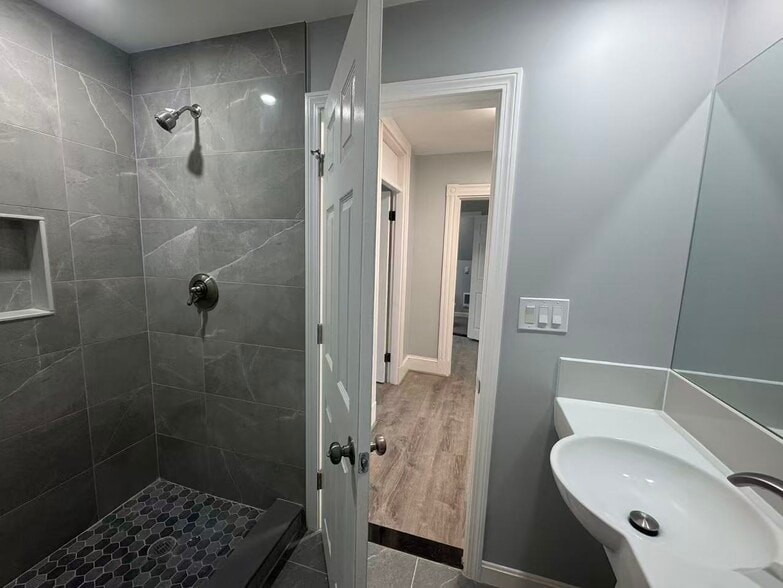 Building Photo - 43 Bradley St.