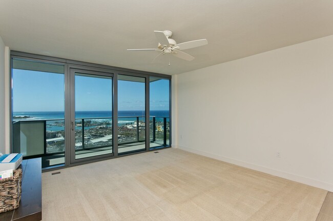 Building Photo - BEAUTIFUL 1 BEDROOM UNIT IN THE COLLECTION