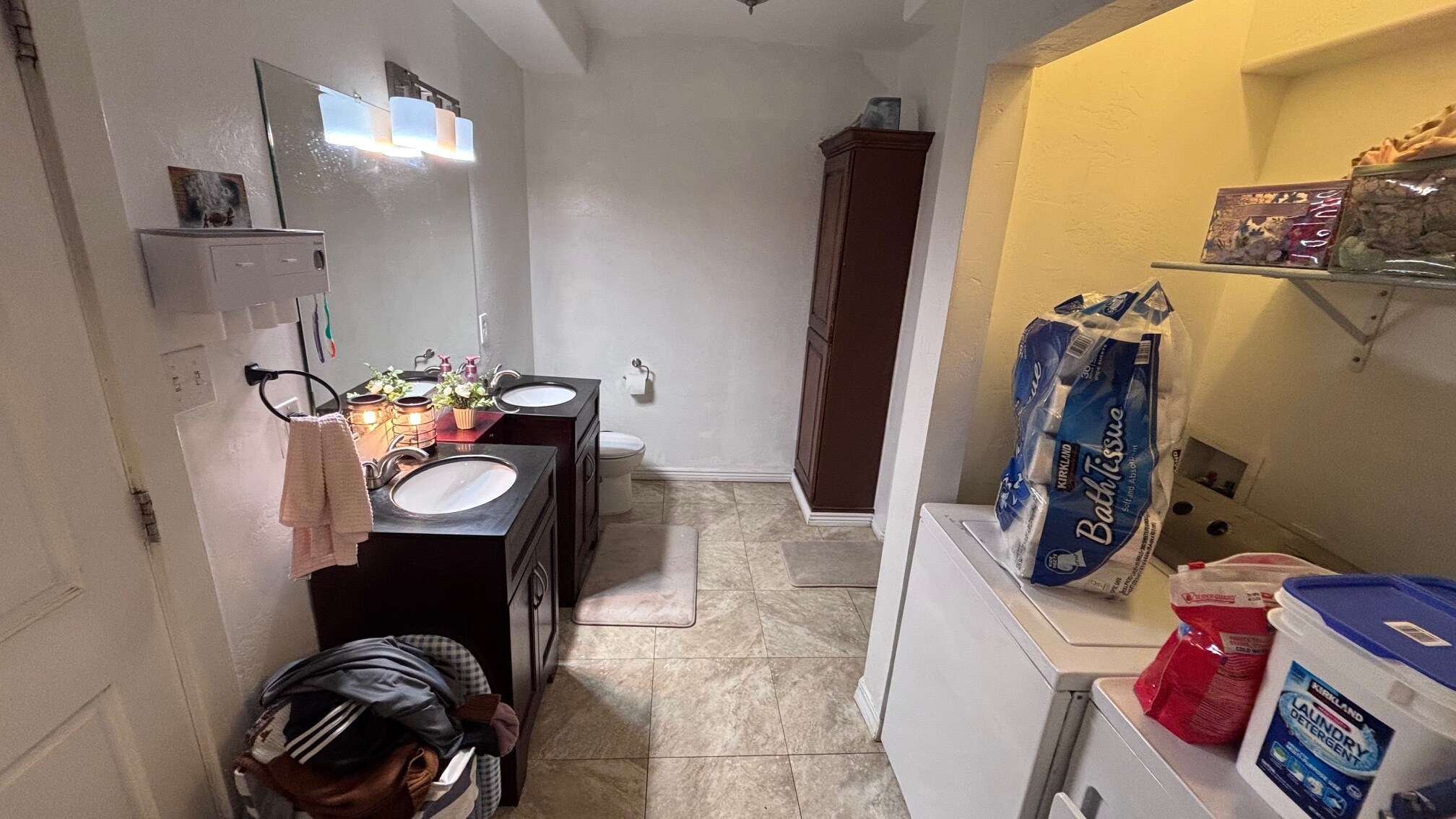 Building Photo - 1410 Canyon Dr