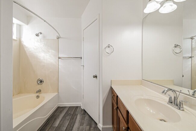 Building Photo - 3538 S Calderon Cir