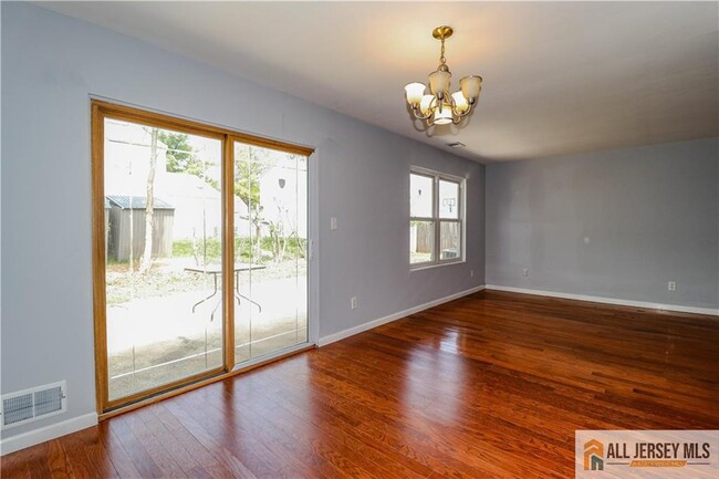 Building Photo - 149 Zwolak Ct