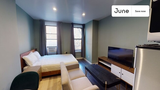 Building Photo - 534 E 14th St