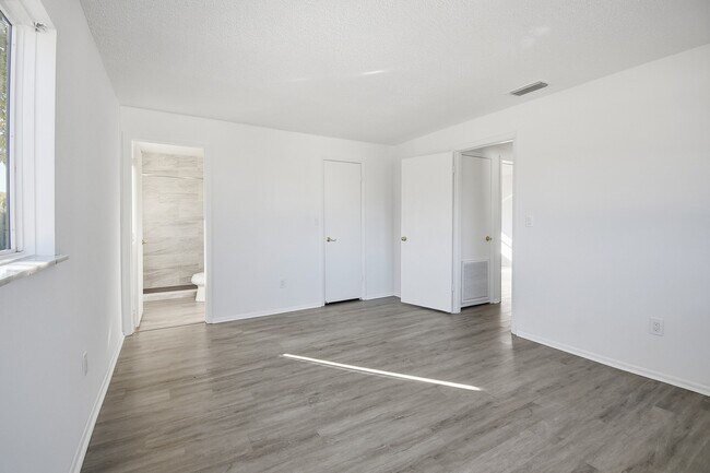 Building Photo - 189 Deltona Blvd