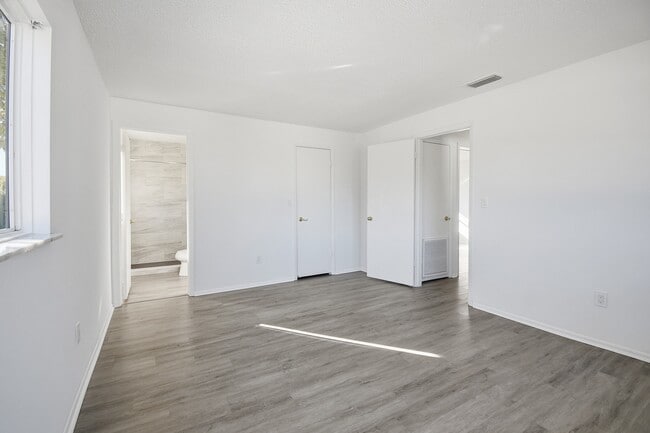 Building Photo - 189 Deltona Blvd