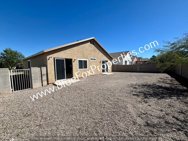 Building Photo - 6006 S Mogollon Dr