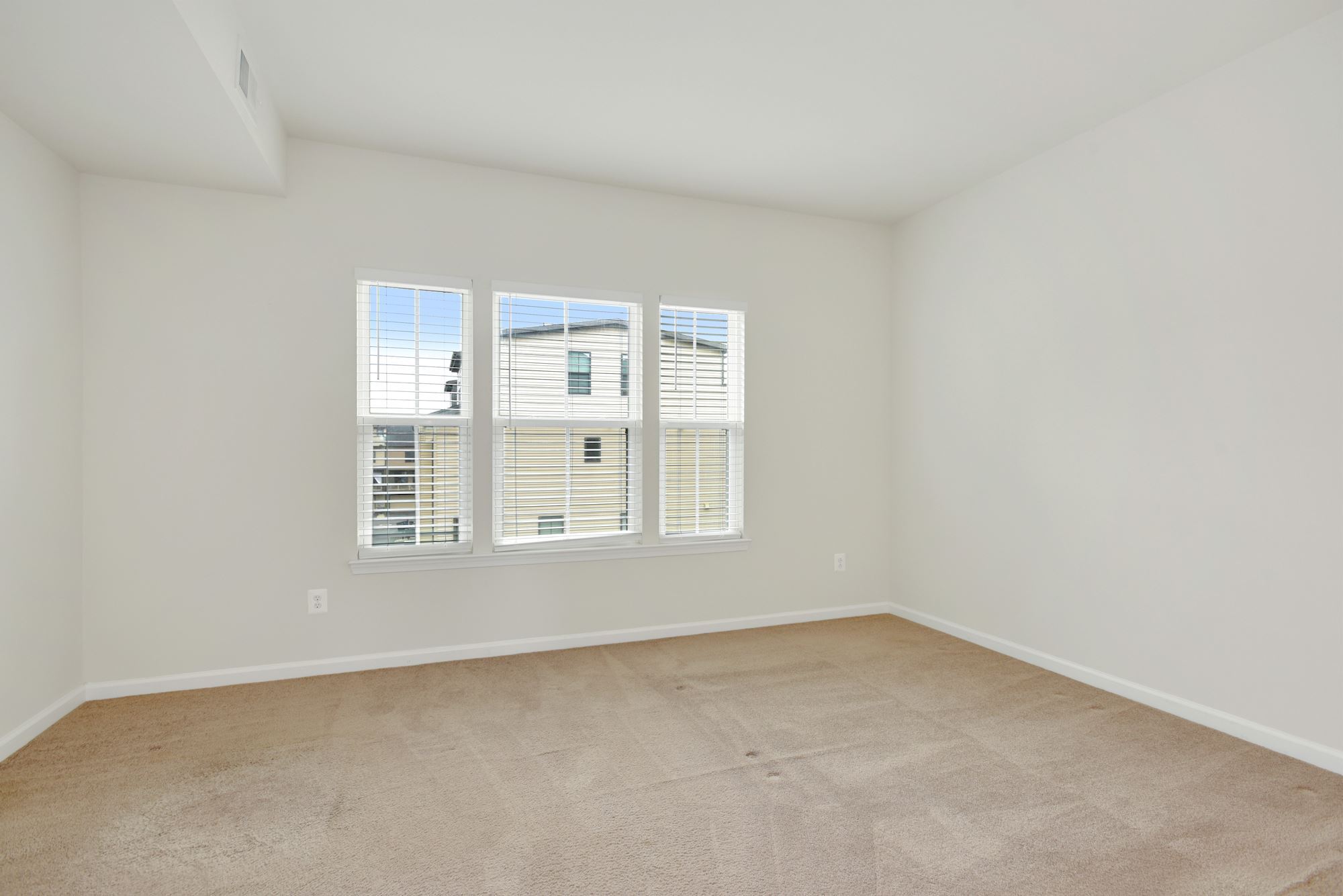 Building Photo - 43501 Apple Orchard Sq
