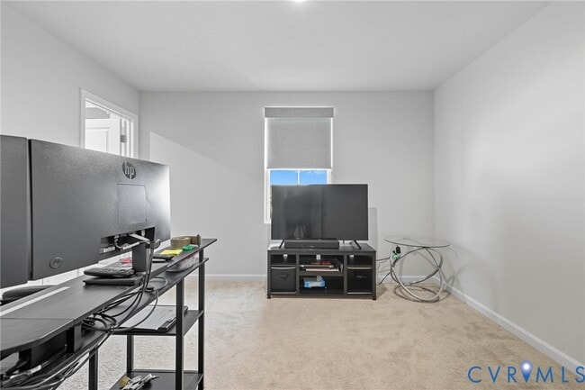 Building Photo - 261 Chanticleer Dr