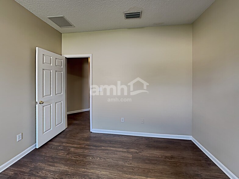 Building Photo - 11793 Rolling River Blvd