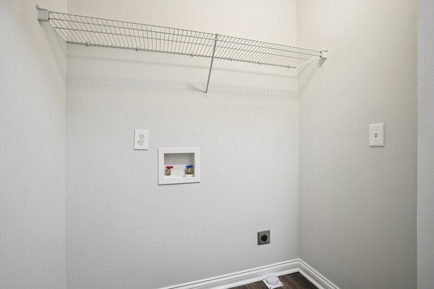 Building Photo - 205 Christine Dr