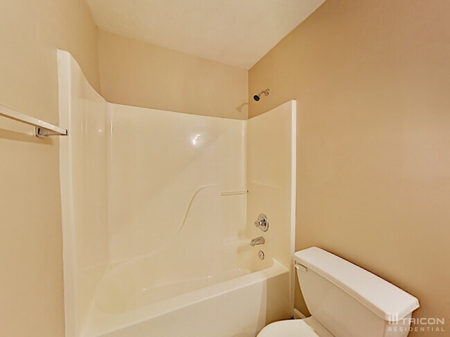 Building Photo - 3180 Willow Park Dr NE