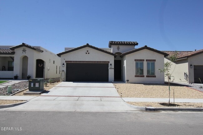 Building Photo - 13878 Paseo Central Ave