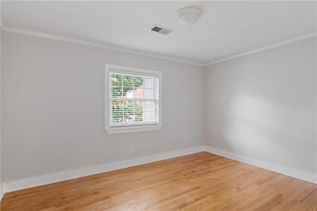 Building Photo - 866 Briarcliff Rd NE