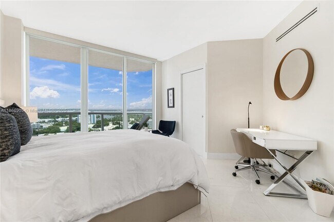 Building Photo - 7330 Ocean Terrace