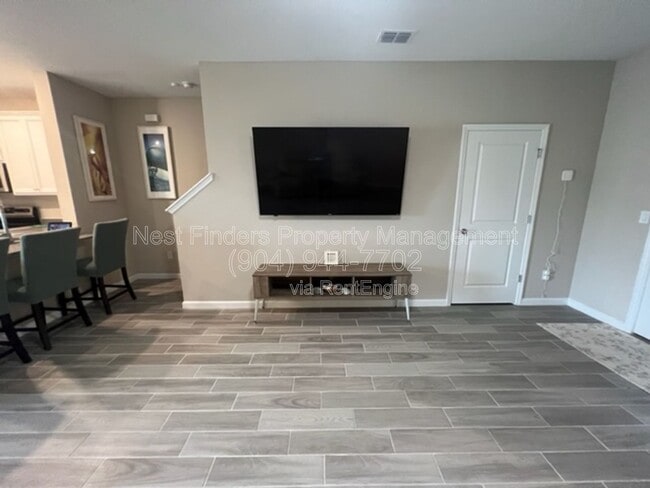 Building Photo - 2650 Sandy Dune Dr