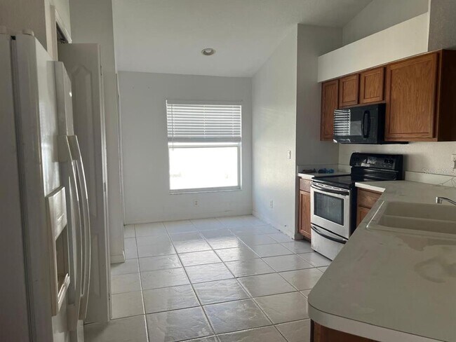 Building Photo - 2205 Roanoke Springs Dr