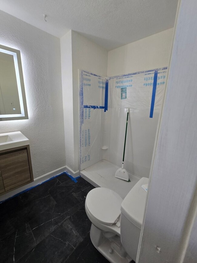 Building Photo - 1 BEDROOM/1 BATH FOR RENT