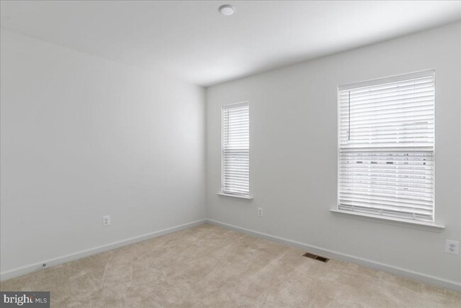 Building Photo - 85 Stafford Pl