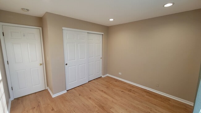 Building Photo - 2765 S Cedar Glen Dr