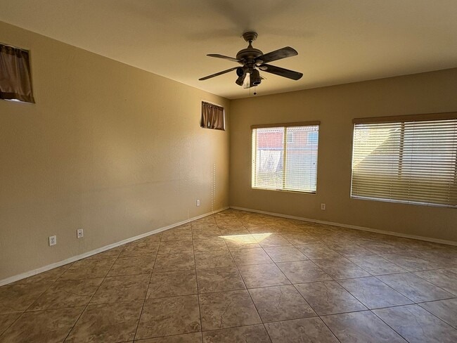 Building Photo - SPACIOUS 2,314 SQUARE FT Home