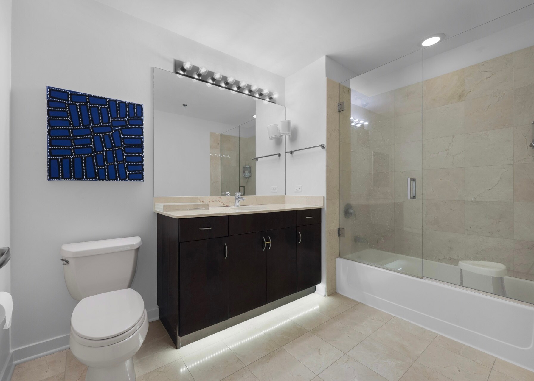 Building Photo - 303 W Ohio St