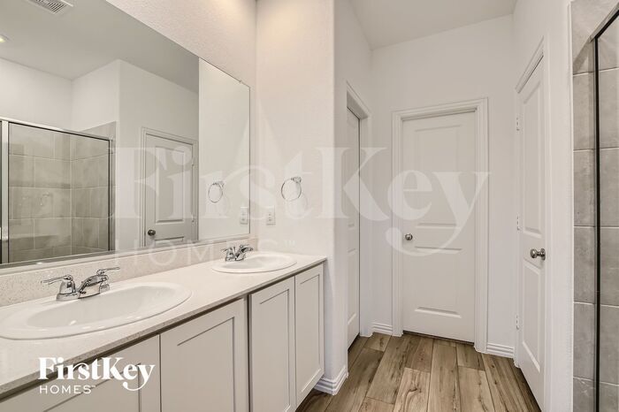 Building Photo - 2524 Goodrich Rd