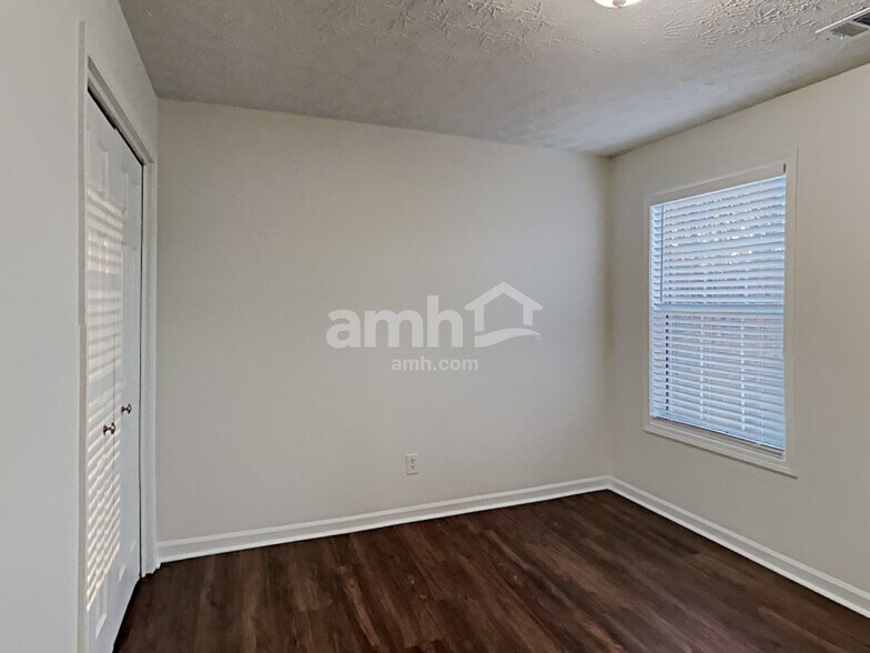 Building Photo - 2760 Woodbine Hill Way