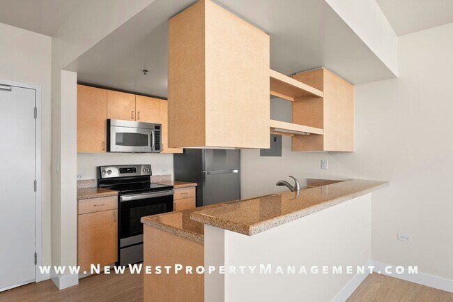 Building Photo - Light and Bright Little Italy 2-Bedroom at