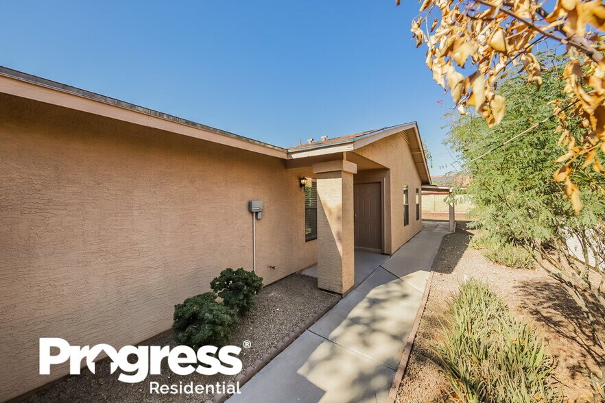 Building Photo - 3814 W Marconi Ave