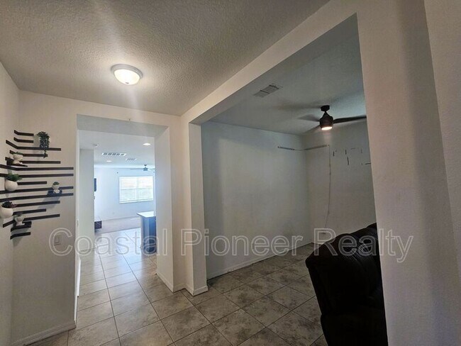 Building Photo - 16073 Sonoma Grv Cir