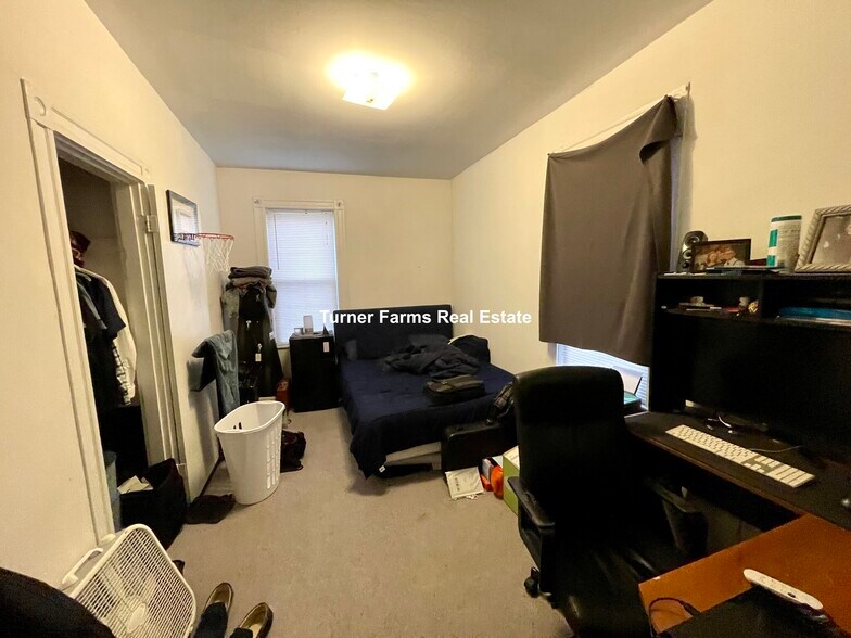 Building Photo - 530 Cambridge St