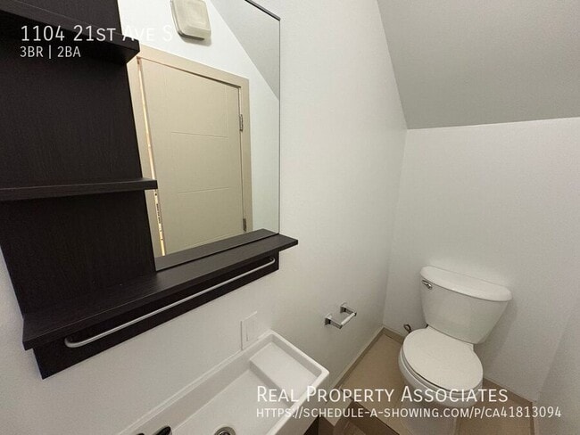 Building Photo - 1104 21st Ave S