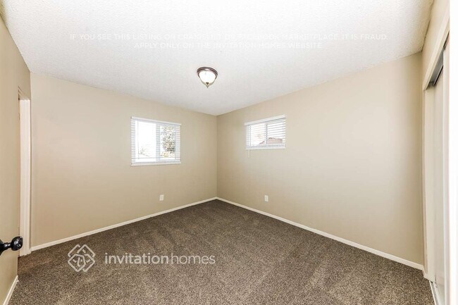 Building Photo - 321 W Hacienda Dr