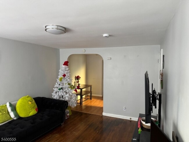 Building Photo - 719 Thomas St