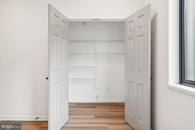 Building Photo - 2039 N Front St