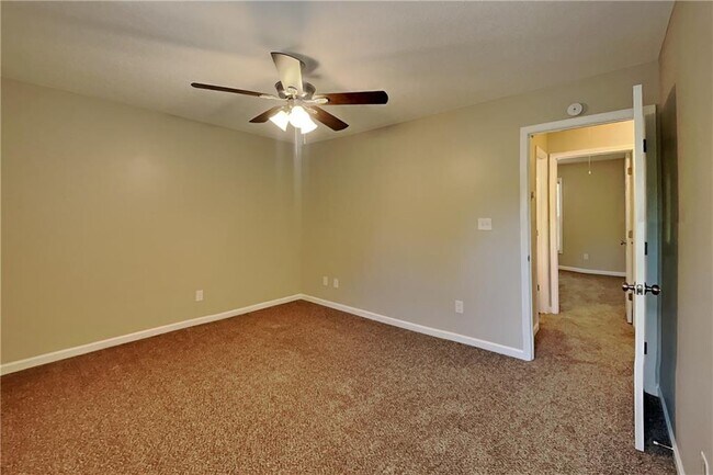 Building Photo - 241 Kipling Dr
