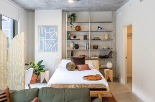 Building Photo - 276 NW 31st St