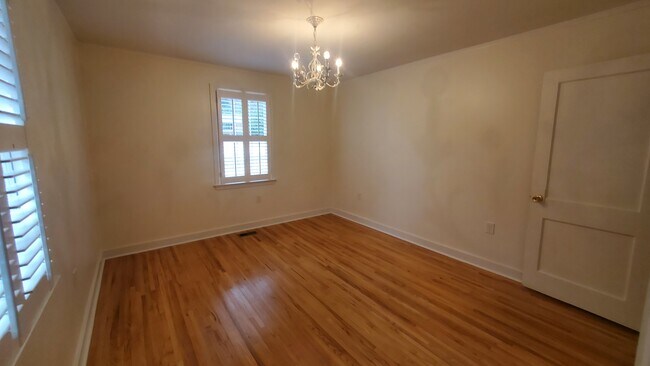 Building Photo - 108 Warren Rd