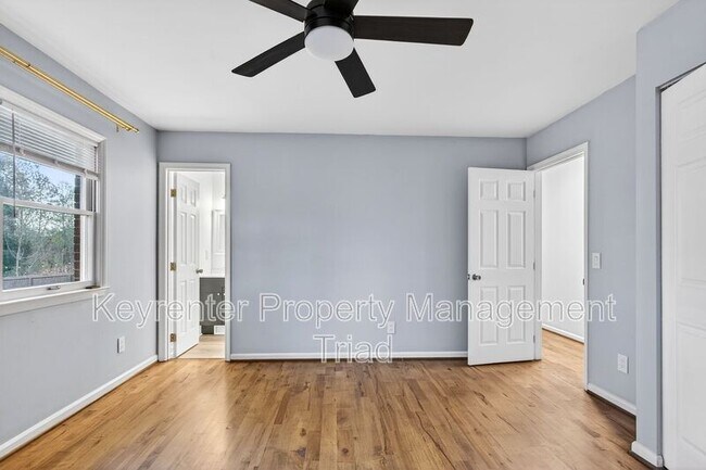 Building Photo - 2312 Bonnie Ln