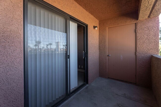 Building Photo - 3151 N Soaring Gulls Dr