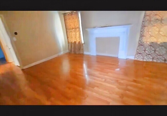 Building Photo - Beautiful 3 Bedroom!!!