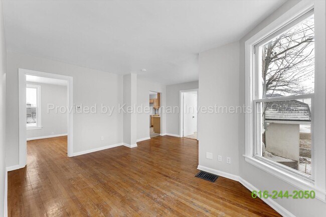Building Photo - 801 Prospect Ave SE
