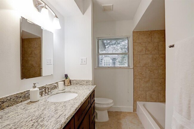 Building Photo - 5205 Verdome Ln