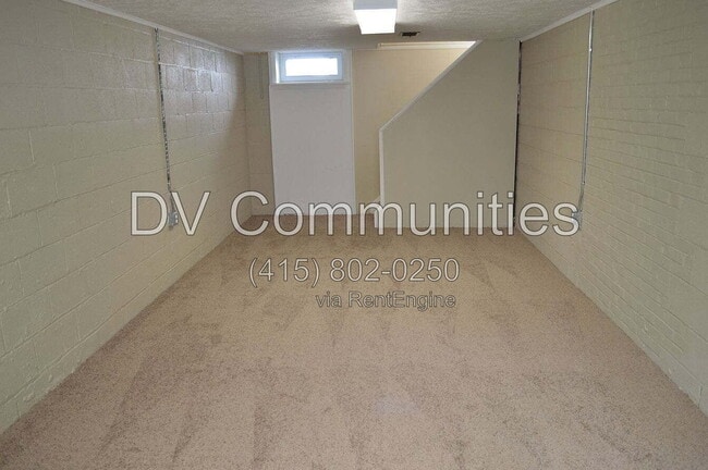 Building Photo - 23805 E Groveland Rd