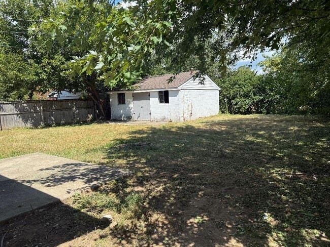 Building Photo - 609 Rogers Rd