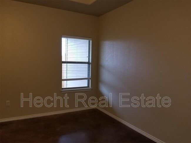 Building Photo - 2559 Pahmeyer Rd