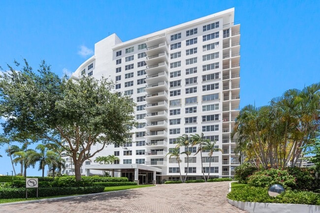 Building Photo - 875 E Camino Real