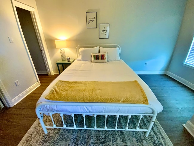 Building Photo - 149 1st St S