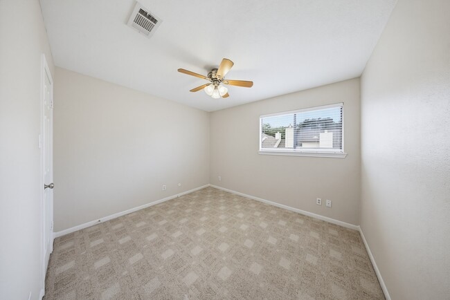 Building Photo - 727 Bunker Hill Rd