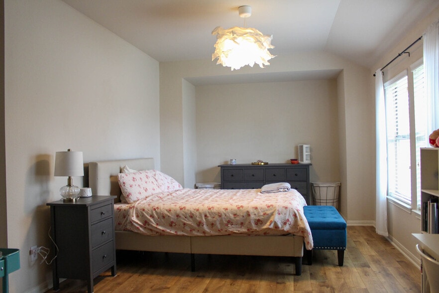 Building Photo - 7220 Moon Rock Rd